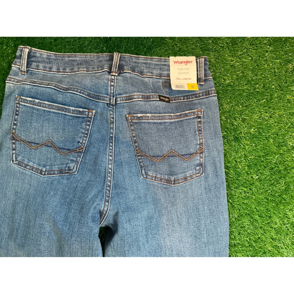 Wrangler Womens High Rise Bootcut Jeans Blue Stretch Denim Size 6/28 NWT - Picture 3 of 4